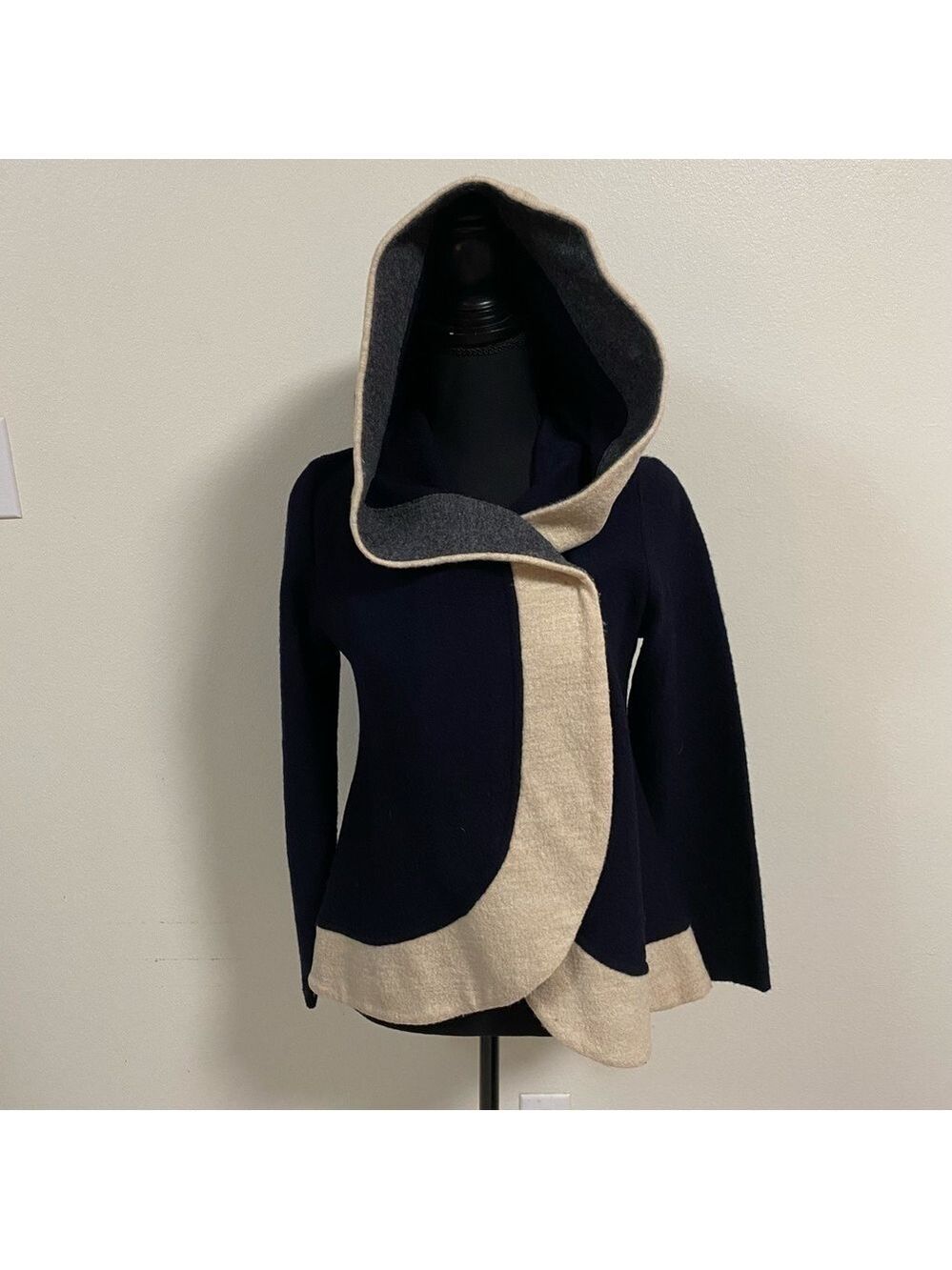 Rosie Neira Wool Cape Jacket Women’s Size XXS Black & Cream Hooded Wrap Coat